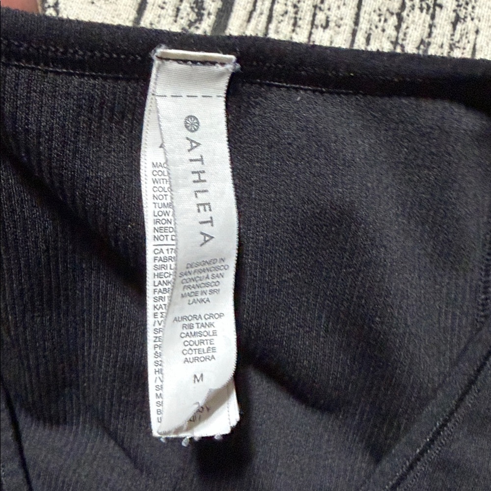 ATHLETA "Aurora" Seamless Ribbed Crop Top Support Tank Black medium - Picture 2 of 2
